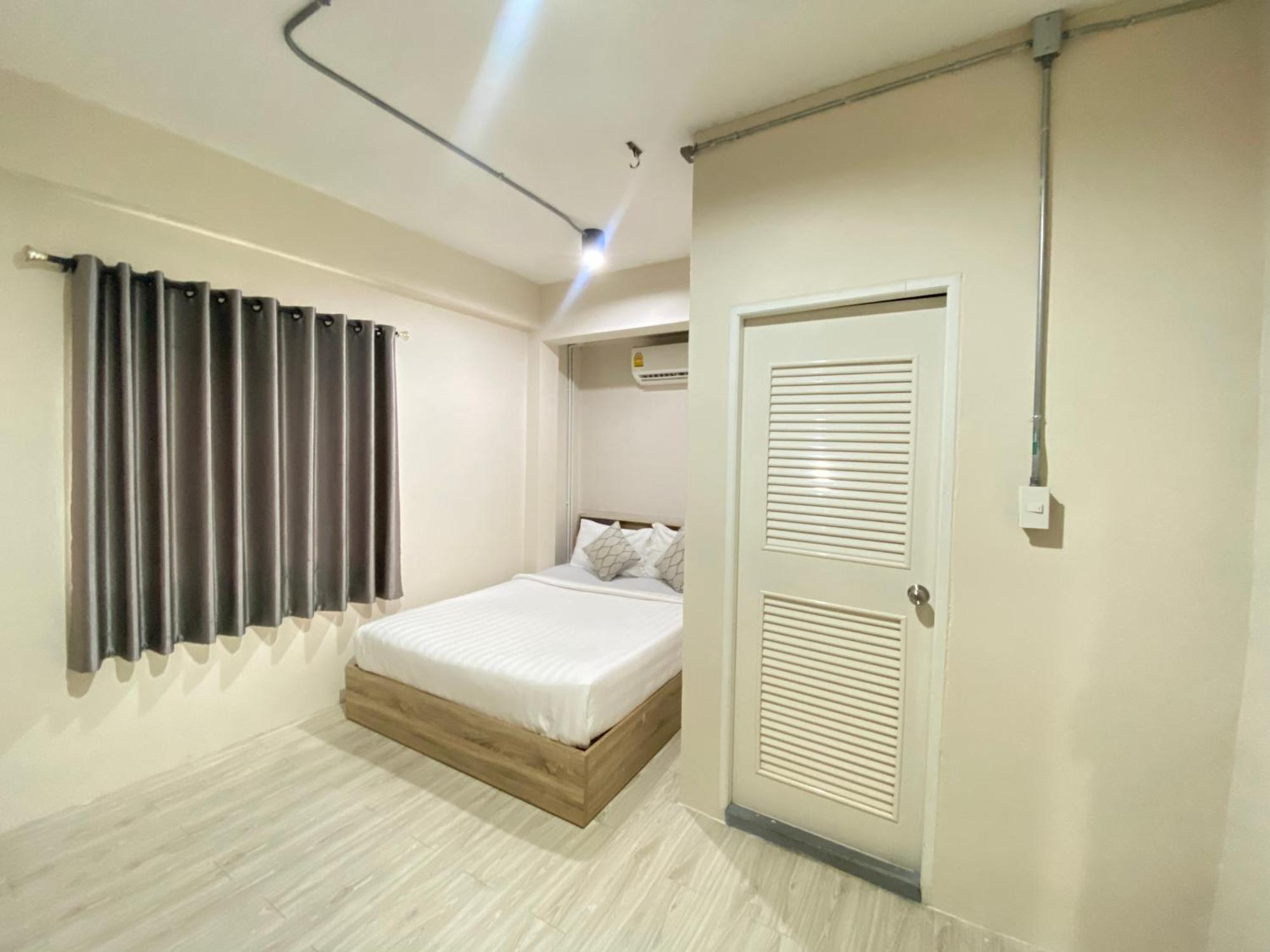 ซับรูมโฮเทล Subroom Hotel Surat Thani Zewnętrze zdjęcie